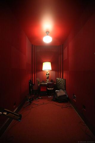 ม่านแดง